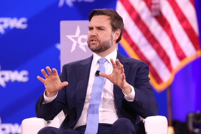 20 de fevereiro de 2025, National Harbor, Maryland, EUA: O vice-presidente dos Estados Unidos, JD VANCE, discursa no CPAC 2025 em National Harbor, Maryland.