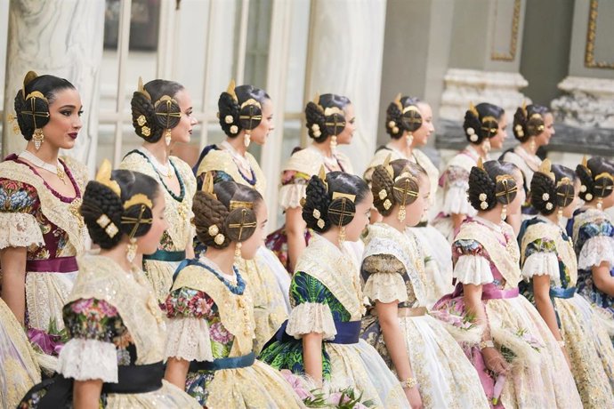 Archivo - Varias falleras