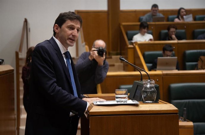 Archivo - El consejero de Hacienda y Finanzas, Noël d'Anjou