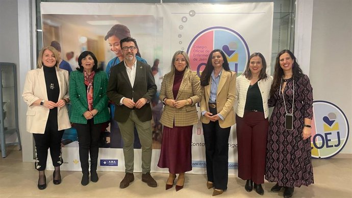 La delegada territorial de Salud y Consumo, Elena González, en la inauguración de la I Jornada de Actualización el Cuidados Gerontológicos.