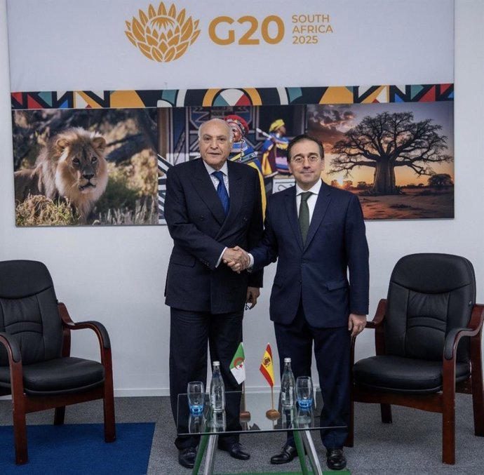 O Ministro das Relações Exteriores, UE e Cooperação, José Manuel Albares, e o Ministro das Relações Exteriores da Argélia, Ahmed Attaf, reúnem-se à margem da cúpula do G20 em Joanesburgo (África do Sul).