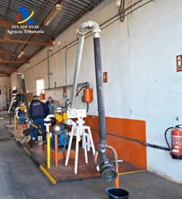 Funcionarios de Vigilancia Aduanera de la Agencia Tributaria en Castilla-La Mancha, en la operación denominada 'Pizzaoil'.