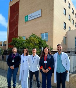 Profesionales frente al Hospital Valle de los Pedroches