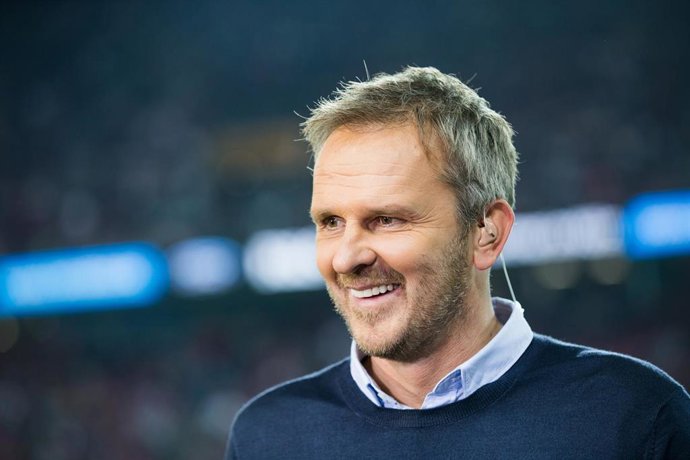 Archivo - El exjugador alemán Dietmar Hamann, como comentarista en un partido de la Bundesliga.