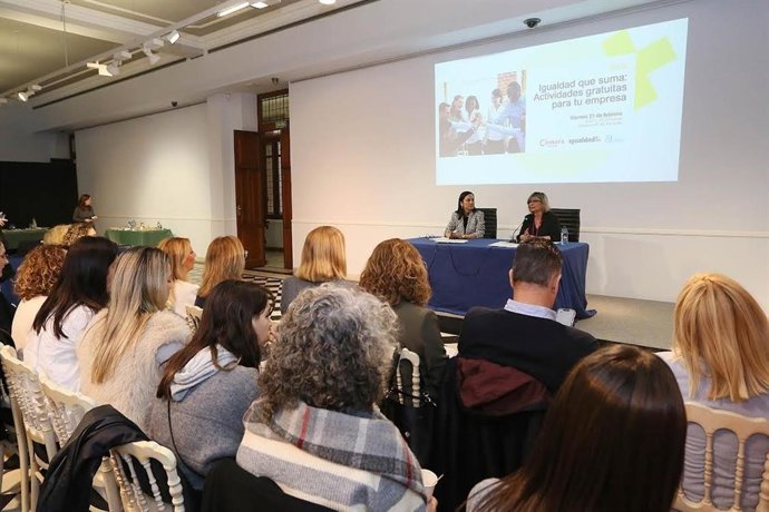 La formación en igualdad de género para empresas centra una jornada de la Diputación y la Cámara de Comercio.