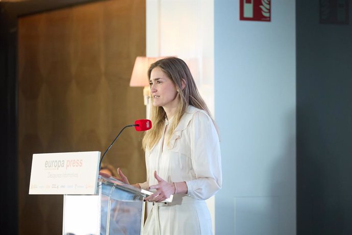 La vicepresidenta tercera del Gobierno y ministra para la Transición Ecológica y el Reto Demográfico, Sara Aagesen, interviene durante un desayuno informativo de Europa Press, en el Hotel Rosewood Villa Magna, a 21 de febrero de 2025, en Madrid (España).