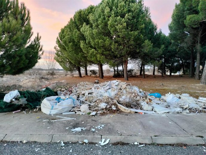 CCD denuncia el estado de "abandono absoluto" del Polígono de El Brizo, en Aldeamayor de San Martín (Valladolid)