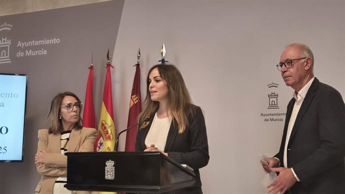 La vicealcaldesa y concejal de Fomento y Patrimonio, Rebeca Pérez, en la rueda de prensa posterior a la Junta de Gobierno