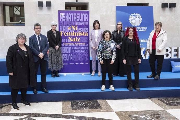 Las instituciones vascas presentan la campaña para el 8 de Marzo, que se desarrollará con el lema 'Ni feminista naiz'.
