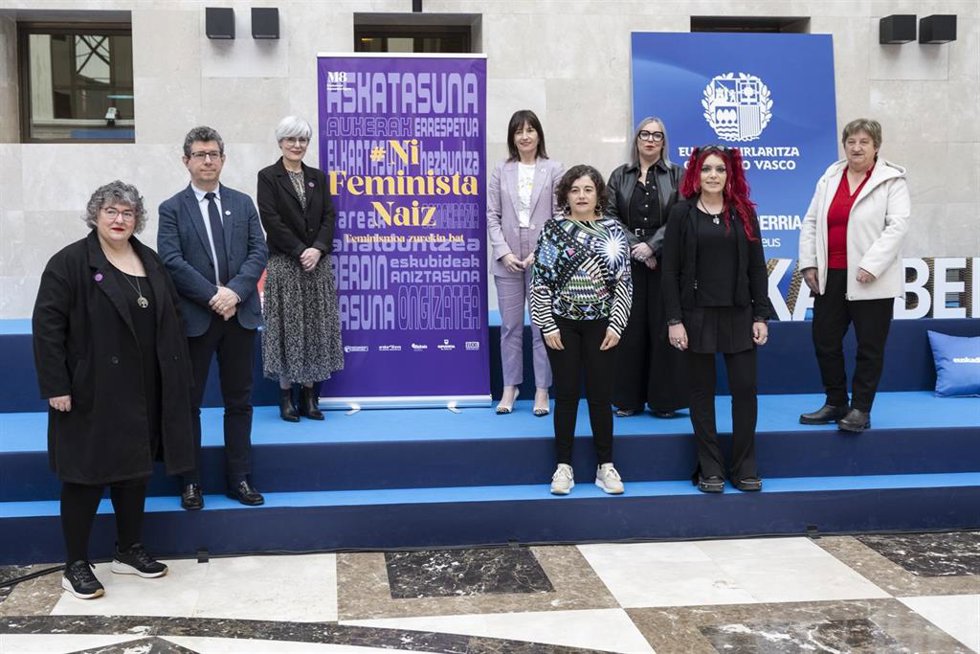 Las instituciones vascas presentan la campaña para el 8 de Marzo, que se desarrollará con el lema 'Ni feminista naiz'.