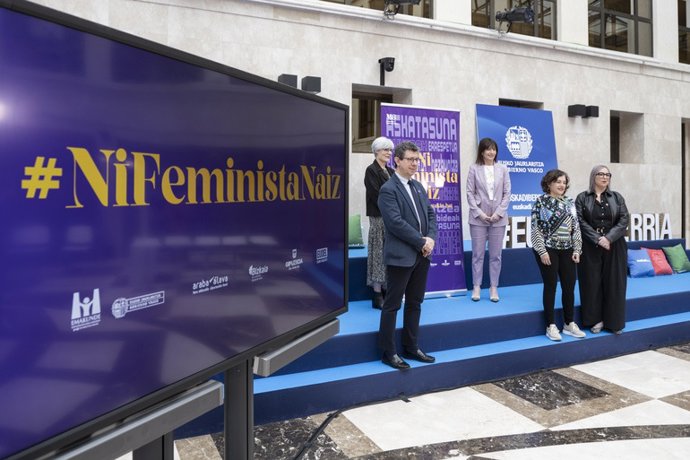 'Ni Feminista Naiz' Kanpaina Prestatu Dute M-8Rako