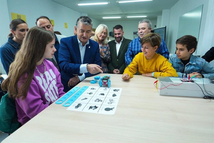 Cuatro universidades andaluza acogen el programa 'First Lego League' para fomentar la creatividad y el talento digital.