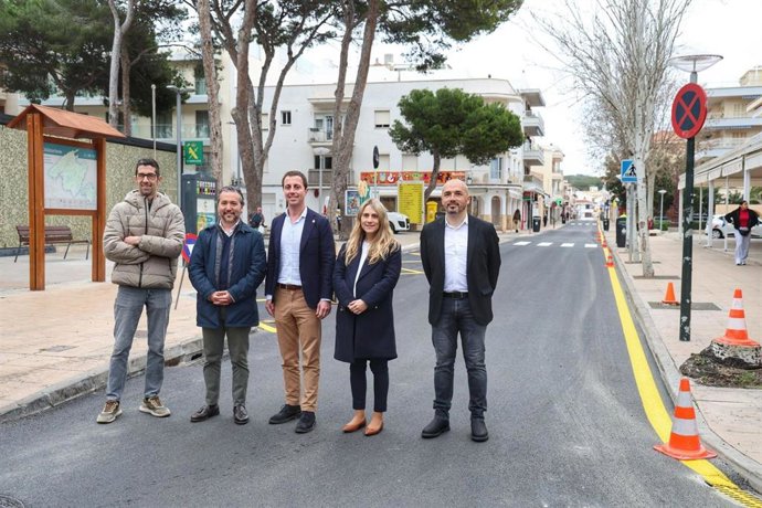 El presidente del Consell de Mallorca, Llorenç Galmés, visita las obras de reforma de la avenida Elionor Servera.