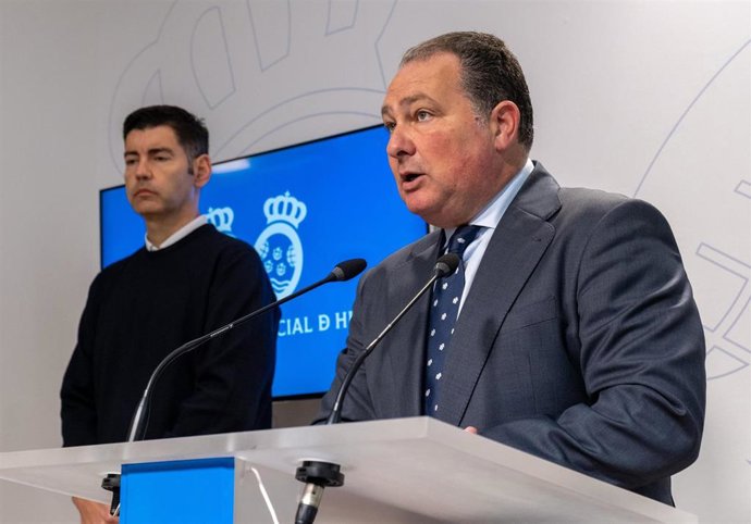 El presidente de la Diputación, David Toscano, y el vicepresidente, Manuel Cayuela, este viernes en rueda de prensa.