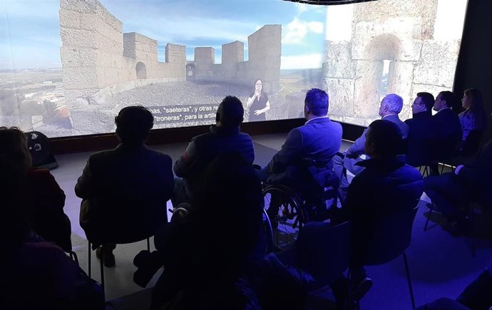 Sala de visita virtual accesible al castillo de Peñafiel.