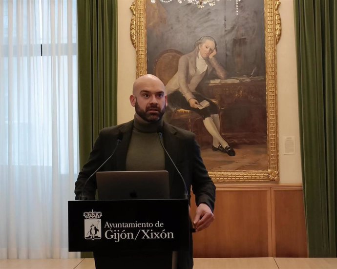 El concejal de Urbanismo en el Ayuntamiento de Gijón, Jesús Martínez Salvador (Foro), en rueda de prensa en el Consistorio gijonés.