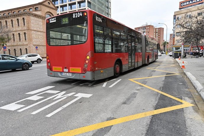 Autobús de la EMT en Valencia. 