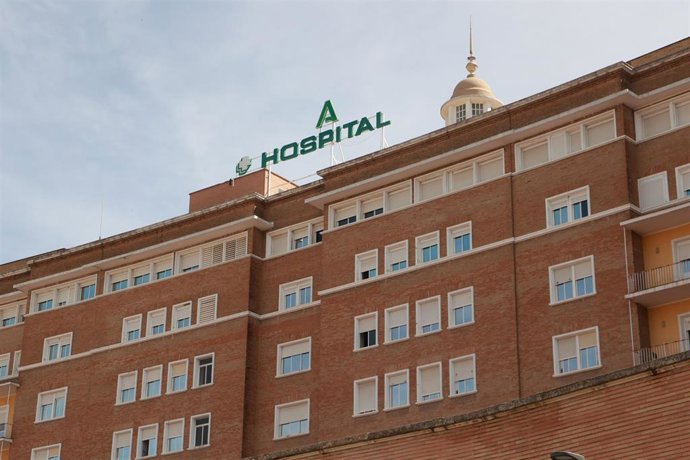 Fachada Hospital Virgen del Rocío de Sevilla.   18/8/2023