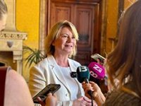 El Govern abre la investigación sobre el posible incumplimiento horario de Núria Riera