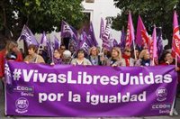 CCOO y UGT piden a medidas para "acabar con la brecha salarial de género" en Sevilla