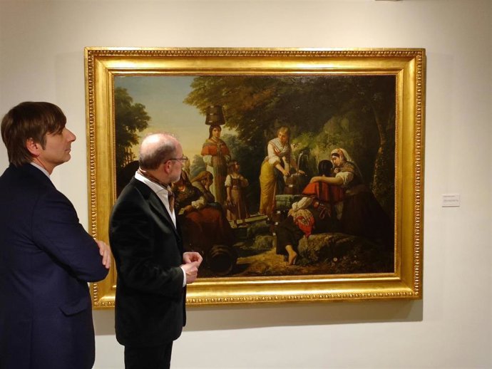 El director adjunto de Conservación e Investigación del Museo del Prado, Alfonso Palacio, y el conservador de Arte Antiguo del Museo de Bellas Artes de Asturias, Gabino Busto, ante obra de Dionisio Fierros