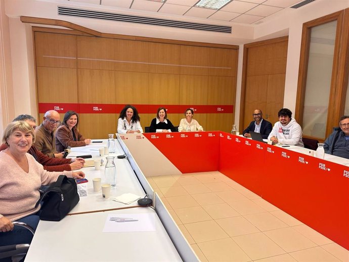 Reunión de representantes del PSIB con entidades memorialistas.