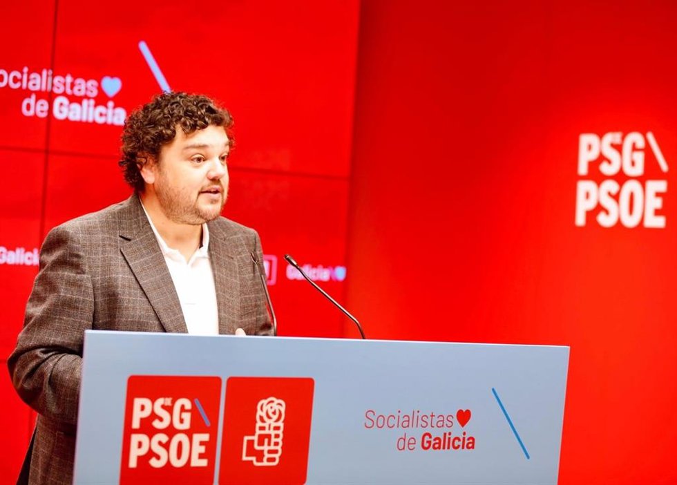 Archivo - El portavoz de la ejecutiva del PSdeG, Julio Torrado.