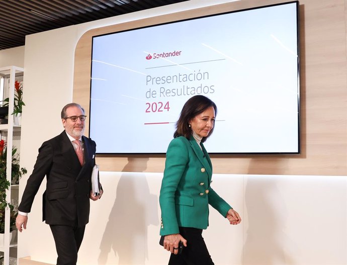 La presidenta del Banco Santander, Ana Botín, y el consejero delegado del Banco Santander, Héctor Grisi, durante la presentación de los resultados de Banco Santander en su ejercicio de 2024, a 5 de febrero de 2025, en Boadilla del Monte, Madrid (España). 