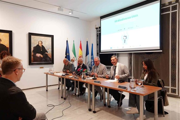 Con esta iniciativa un total de 80 personas se formará en domótica y eficiencia energética, y el proyecto culminará con la instalación de 20.000 paneles solares en los edificios de la Universidad de Málaga.