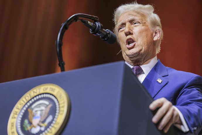 20 de fevereiro de 2025, Washington, Distrito de Columbia, EUA: O presidente dos EUA, Donald J. Trump, discursa na reunião da Associação de Governadores Republicanos no National Building Museum em Washington, DC, EUA, em 20 de fevereiro de 2025