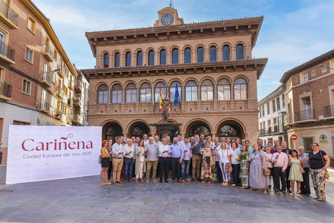 Foto de familia de Cariña Ciudad Europea del Vino 2025.