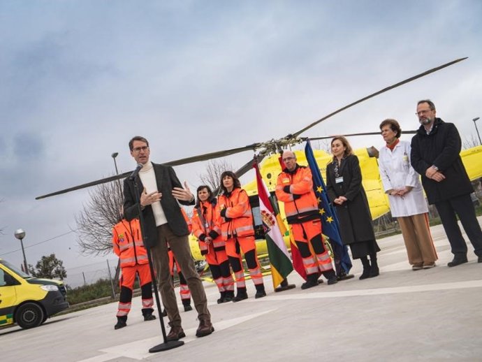El presidente del Gobierno de La Rioja ha participado hoy en los actos organizados con motivo de esta efeméride con los profesionales que integran el servicio de Emergencias Sanitarias 061 en La Rioja.