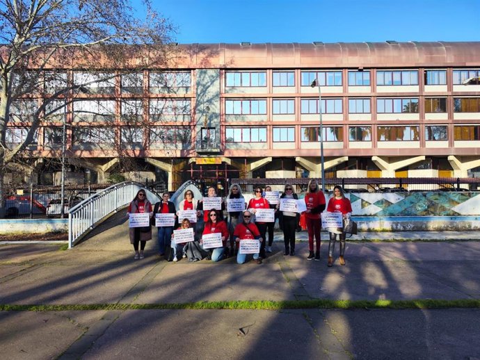 UGT Servicios Públicos (UGT SP) de Córdoba se concentra ante la Delegación del Ministerio de Trabajo y Economía Social en Córdoba.
