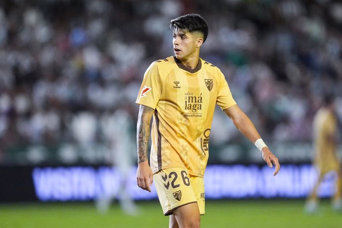 Archivo - Antonio Cordero of Malaga CF in action during the Spanish league, LaLiga Hypermotion, football match played between Cordoba CF and Malaga CF at La Rosaleda stadium on September 7, 2024, in Cordoba, Spain.