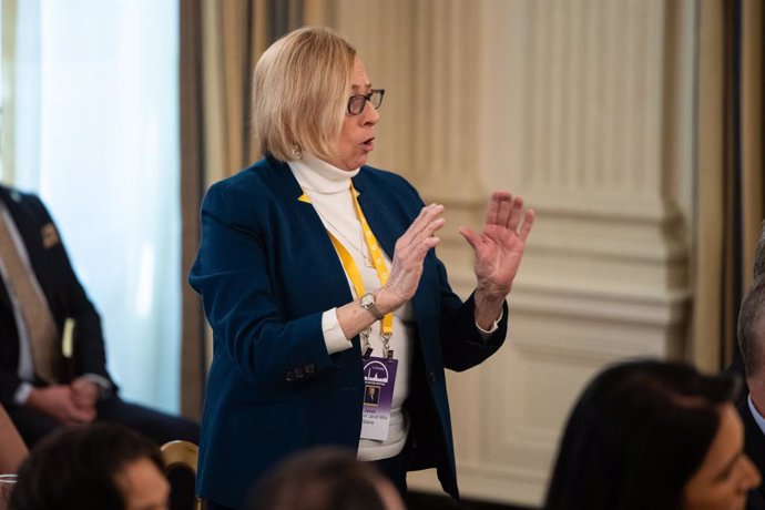 February 21, 2025, Washington, District Of Columbia, USA: Governor Janet Mills (Democrat of Maine) speaks to United States President Donald Trump as Trump delivers remarks during a governors working session in the State Dining Room of the White House in W