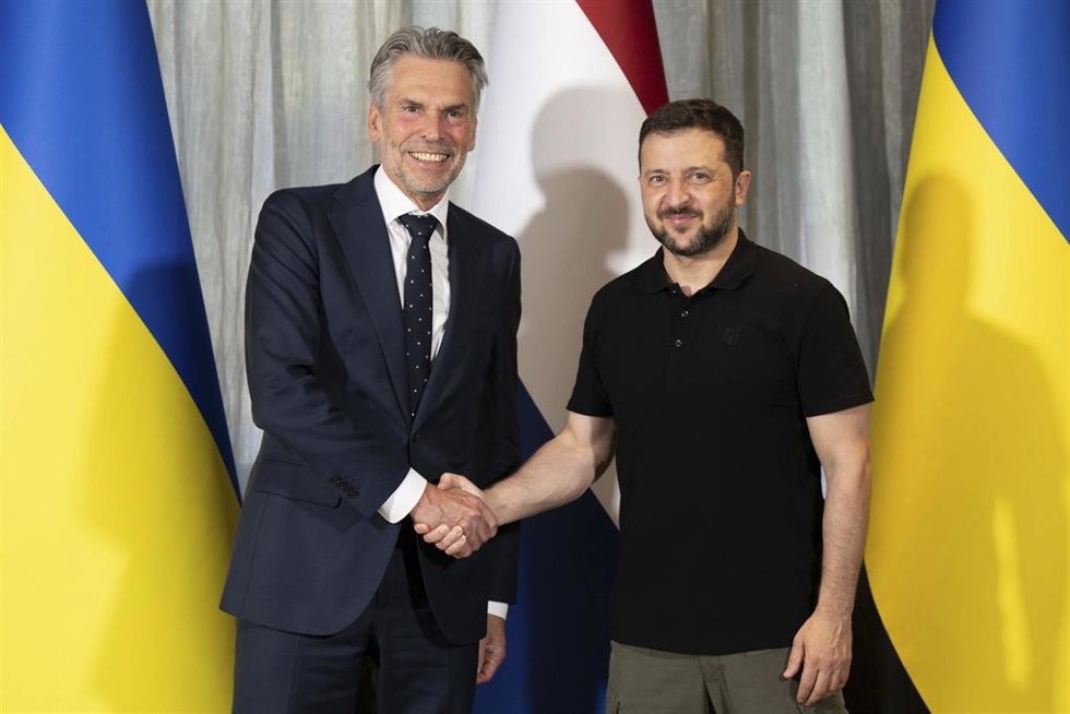 Archivo - Dick Schoof y Volodimir Zelenski 