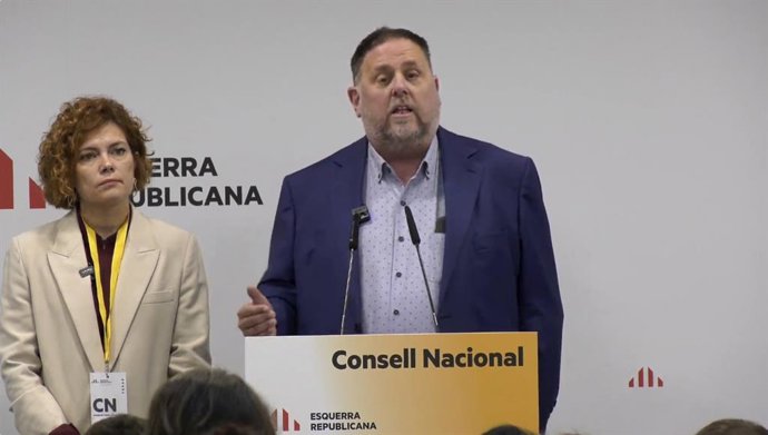 El presidente y la secretaria general de ERC, Oriol Junqueras y Elisenda Alamany, ante el Consell Nacional del partido, en la sede nacional de ERC en Barcelona, a 22 de febrero de 2025