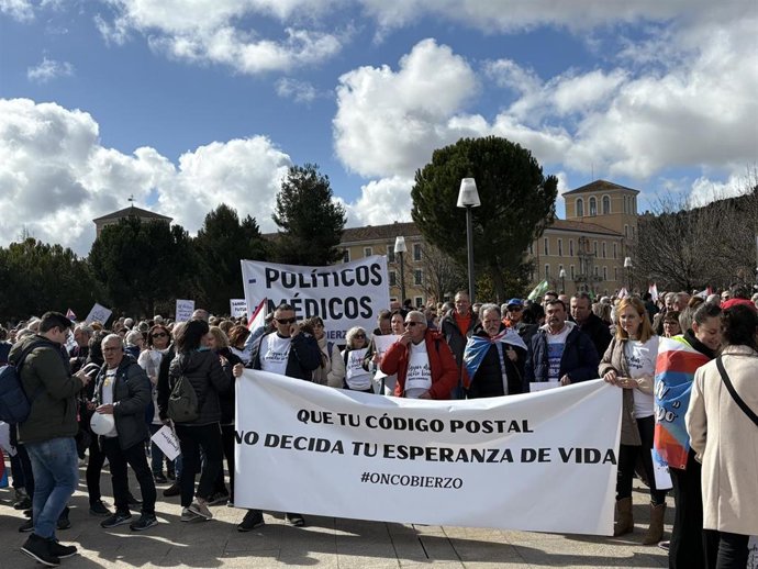 Manifestación en Valladolid por la Oncología del Hospital de El Bierzo