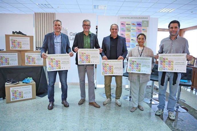 Presentación de la campaña 'Zapatillas Solidarias' en Arrecife (Lanzarote)