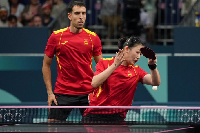 Archivo - Robles Alvaro (ESP) and Xiao Maria (ESP) versus Ishiy Vitor (BRA) and Takahashi Bruna during table tennis mixed doubles round of 16 on South Paris Arena 4 during the Paris 2024 Olympics Games on July 27, 2024 in Paris, France.