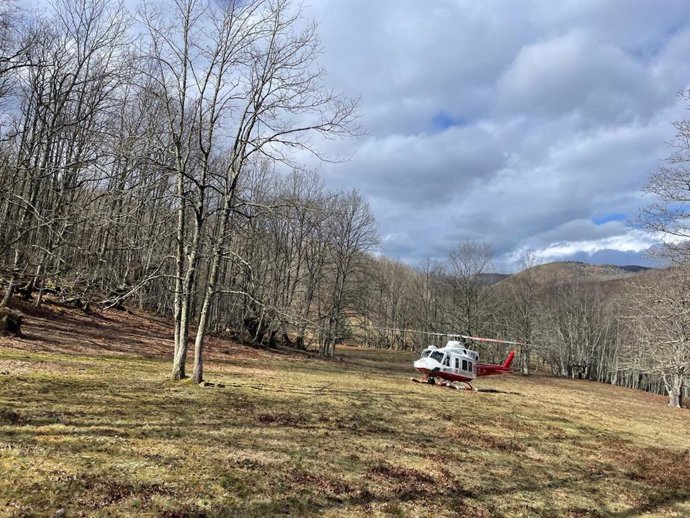 El helicóptero del Gobierno evacúa a una senderista