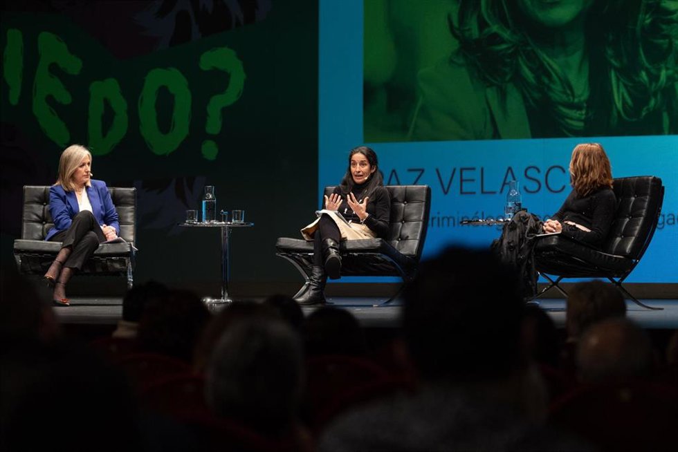 Charla 'True Crime:  ¿dónde está el límite?, con la participación de Paz Velasco y Patricia Ramírez. MOdera Lucía Rodil.