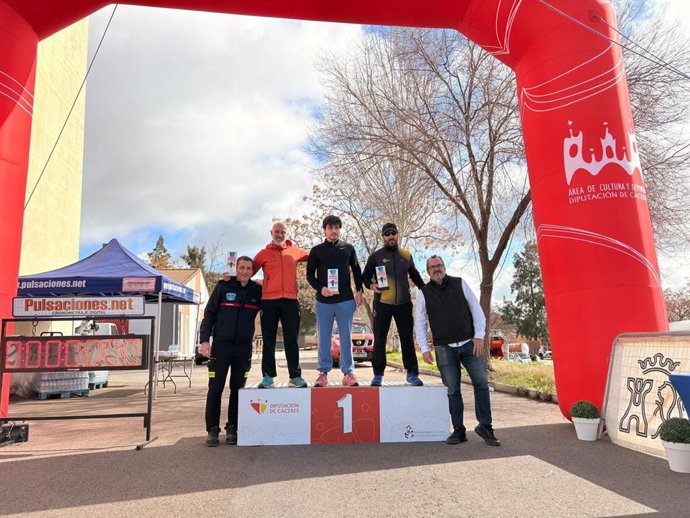 El I Cross Patrón de los Bomberos ha contado con la participación de más de 300 personas