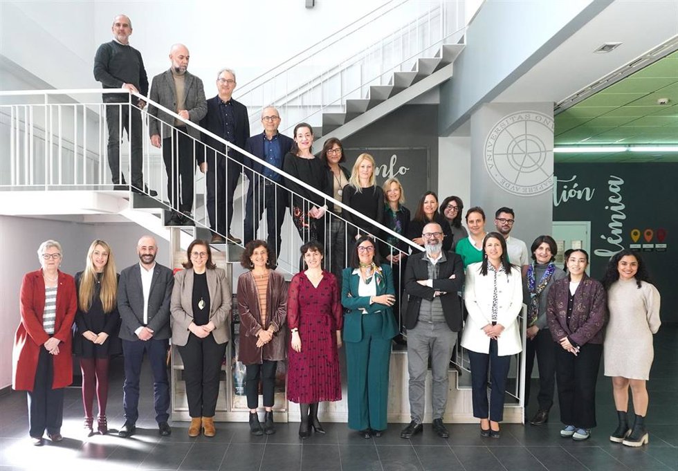 Archivo - Imagen de los 24 representantes de la universidades públicas andaluzas en Huelva.
