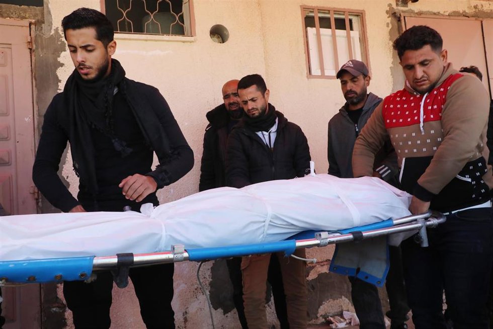 Cadáver en un hospital de Deir al Balá, en la Franja de Gaza