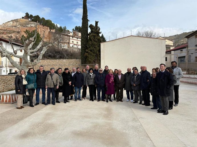Asistentes al homenaje brindado este sábado a Ignacio Muñoz Algas tras cuatro décadas al frente del consistorio zaragozano de Montón