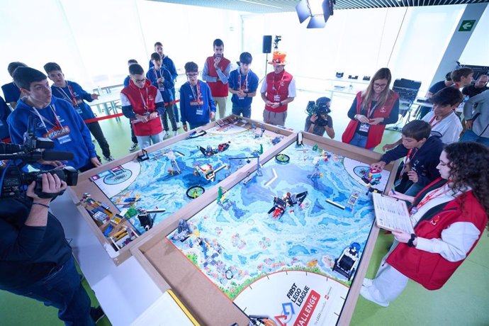 Participantes en la First Lego League de Aragón y La Rioja este sábado en la Universidad San Jorge de Zaragoza