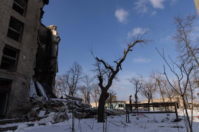 20 de fevereiro de 2025, Liman. Região de Donetsk, Kharkiv, Ucrânia: Os moradores de Liman são forçados a se esconder nos porões de suas casas devido aos constantes bombardeios da artilharia russa. Pouco antes do terceiro aniversário da guerra na Ucrânia,