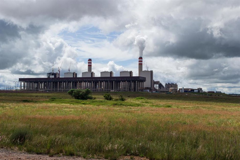 Archivo - Planta energética de Eskom en Sudáfrica 