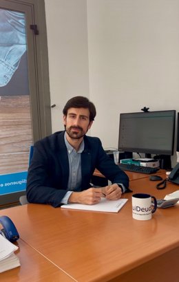 El abogado Gerard Salcedo en el despacho de Liquideuda